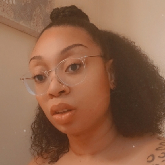 Meet your Posher, Shaunie - Picture 3 of 6